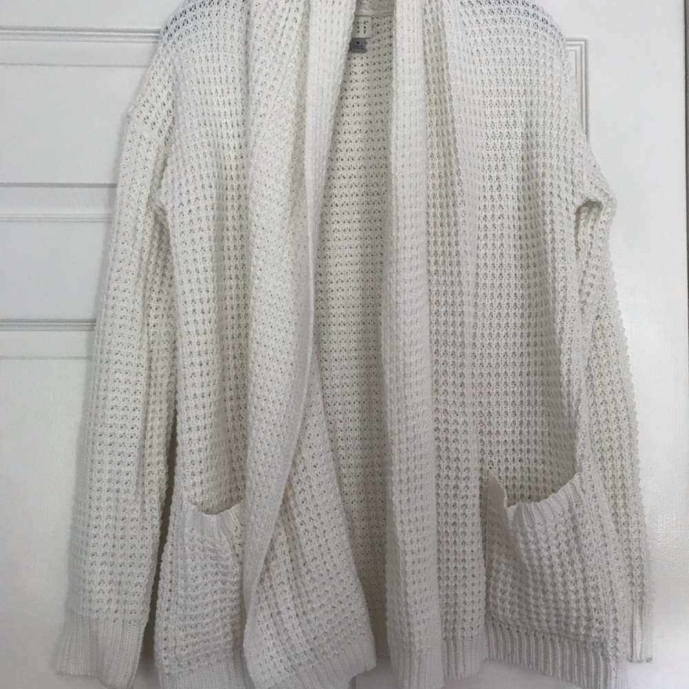 And eway waffle knit cardigan size M